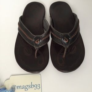 OluKai Mea Ola Men’s Leather Beach Sandal Size 10